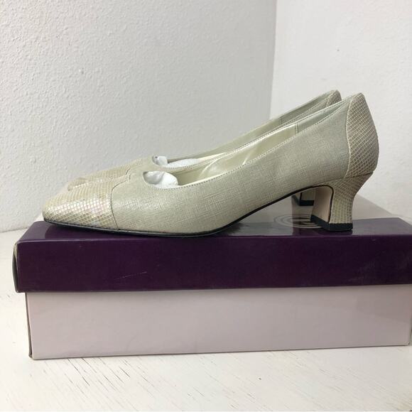 Proxy Shoes - Proxy Viola linen leather beige kitten heel shoe size 6